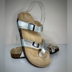No brand silver toe sandals
